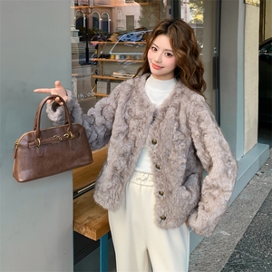 小香风皮毛一体短款外套女秋季2025新款高级感时尚加厚仿貂绒皮草图片