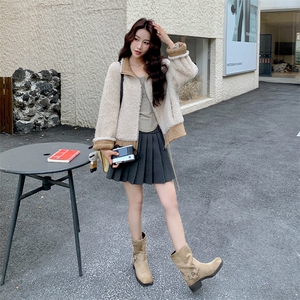 卡其色两面穿麂皮绒拼接外套女2025冬季日系加厚短款皮毛一体棉衣图片