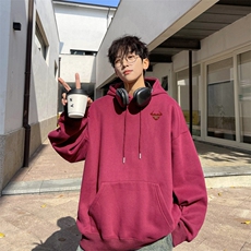 酒红色