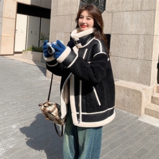 设计感拼接黑色羊羔毛外套女2024秋冬新款加绒加厚皮毛一体机车服，女装短外套，2C053