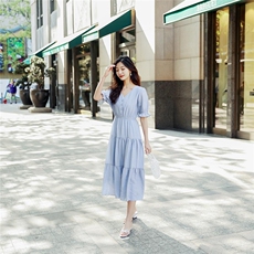2021年夏季V领纯色时尚松紧腰韩版喇叭袖舒适休闲优雅中长款，女装连衣裙，辉之琳
