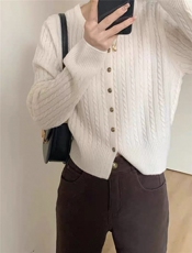 春季新款女士舒适高级感经典圆领打底衫，女装针织衫/毛衣，艾驰羊绒