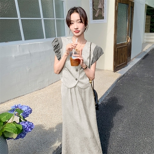 黑色高级感通勤套装裙女夏季2025新款泡泡袖小衫别致半身裙两件套图片