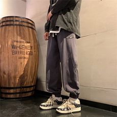 深灰色