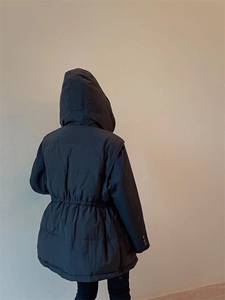 假两件抽绳羽绒服图片