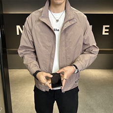 藕粉色