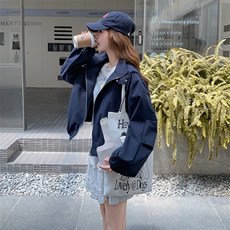 藏青色甜酷减龄设计感连帽冲锋衣夹克外套女2025秋季新款又酷又飒，女装短外套，1D103