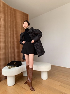 蝴蝶结羽绒服图片