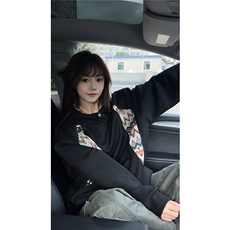 黑色