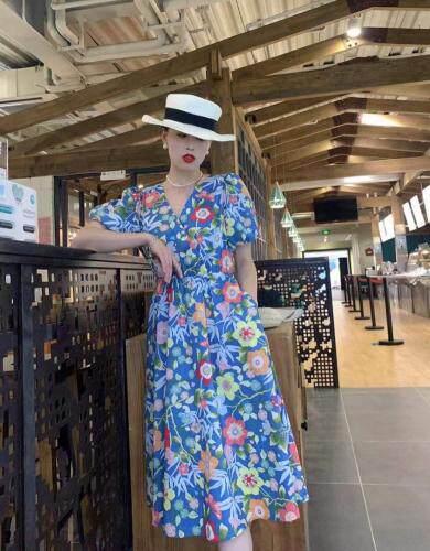 夏季新款花花宽松休闲连衣裙,女装连衣裙,时戴衣人