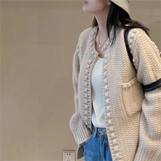 2025年秋季新款百搭女士提花鼓包长袖加厚保暖羊毛开衫，女装羊毛衫，新胜羊绒