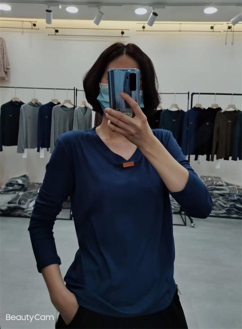 【现货】坑条V领打底衫,女装其它,依鼎衣典