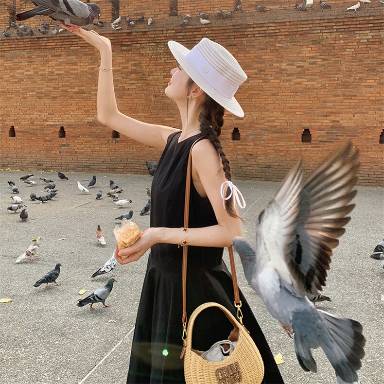 赫本风无袖立体裁剪圆领2024年夏季套头花苞裙，女装连衣裙，诺蝶