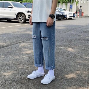 港风夏款男破洞牛仔裤宽松字母印花潮直筒九分裤n图片
