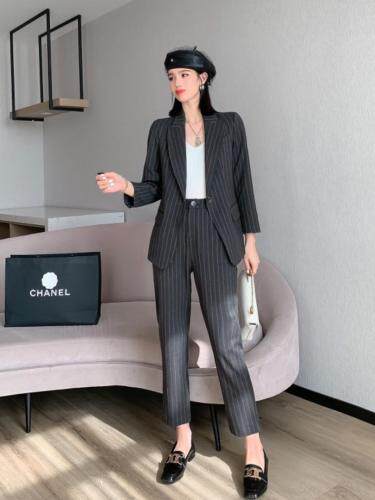 西服套装，女装职业装，觅 愉