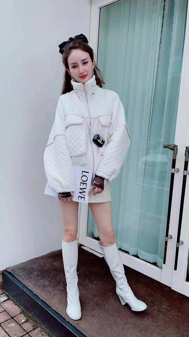 欧洲站2021秋装欧货新款简约风设计暗格大口袋装饰薄衣外套，女装棉衣/棉服，芊芊细羽