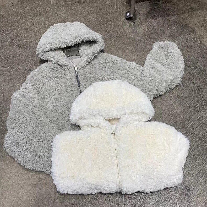 带帽短款外套，其它，Queena PHoebe