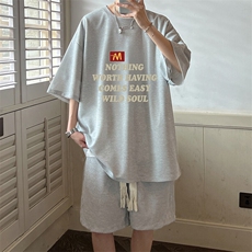灰色