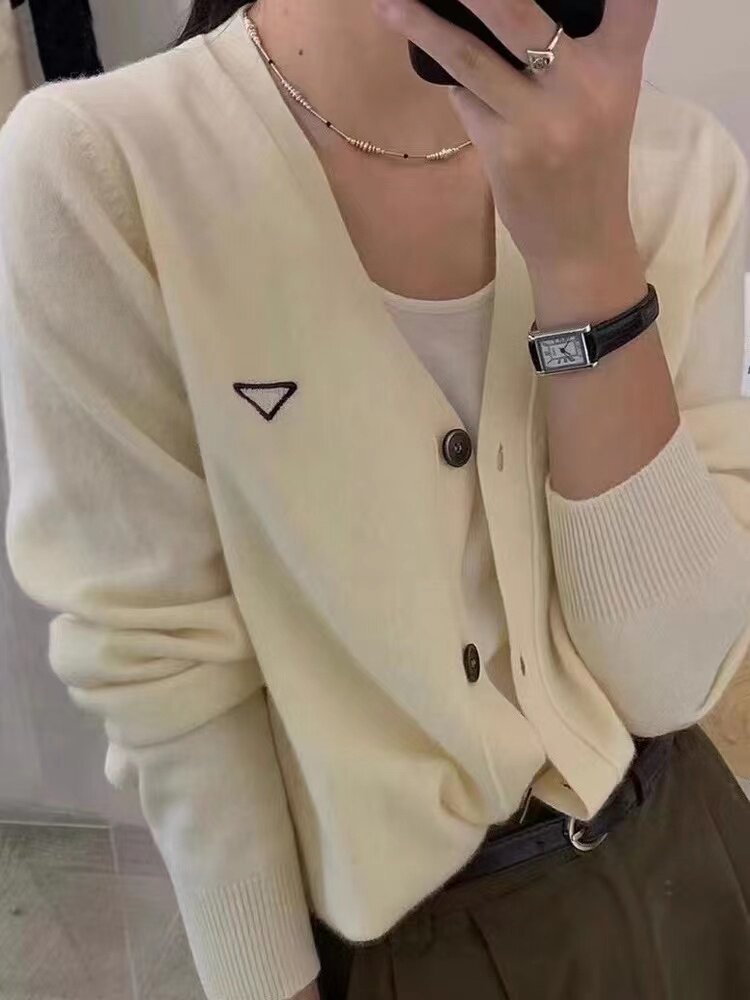 气质简约薄款刺绣针织开衫女春秋宽松V领毛衣外套短款,针织衫/毛衣,半城羊绒