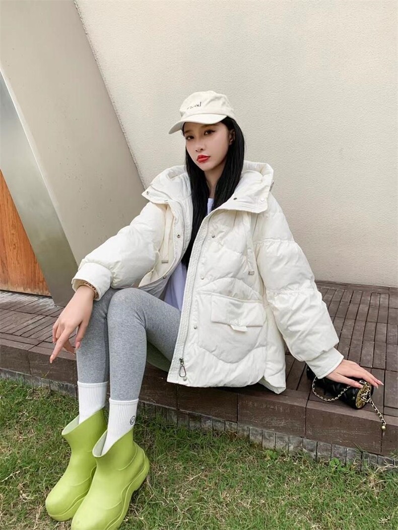 羽绒服亮色系，女装羽绒服，秀水丽人