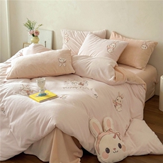 2025新款230克牛奶绒绣花小清新四件套，床品套件，一起卖家纺
