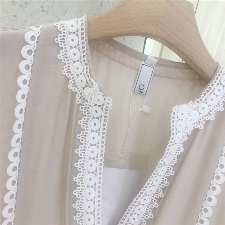 【现货】蕾丝边连衣裙，女装连衣裙，ONE