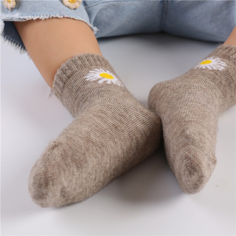 2025年秋季新款百搭双股加厚保暖童袜小花，袜子，锦驼羊绒