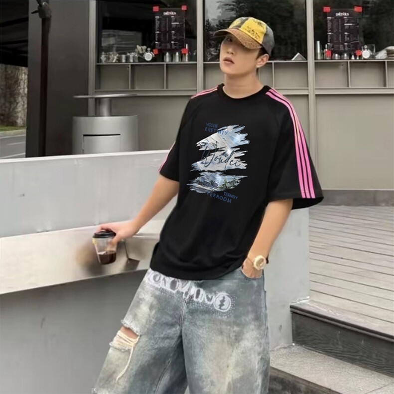 抖音得物品质二开240克宽松纯棉美式潮牌印花三条杠中性风短袖T恤,男装T恤,电商A486