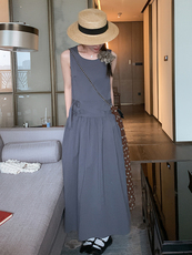 2025年夏季时尚潮流工装风压褶拼接大摆裙，女装连衣裙，诺蝶