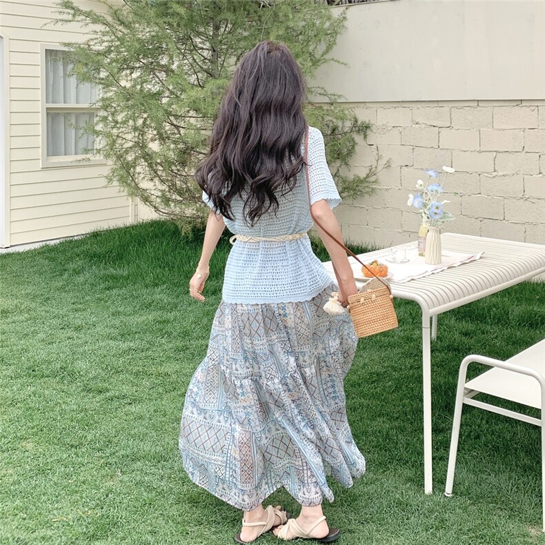 2025夏新款蓝色V领罩衫碎花半身裙套装女针织上衣波西米亚两件套,女装套装/套裙,2C098
