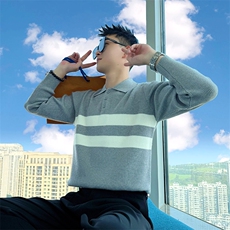 灰色