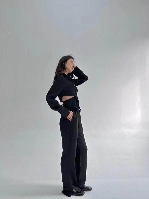 结构主义交叉露腰绑带衬衫套装，女装衬衫，HE