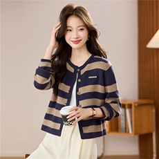 条纹针织开衫女秋款圆领长袖洋气毛衣短款拼接外套超好看的上衣，女装羊毛衫，艾米