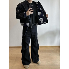 黑色