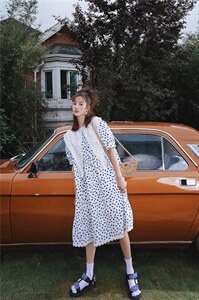 蕾丝领波点连衣裙图片