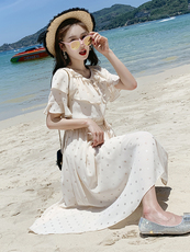 十一少女lii3.15新品”春风吹“挂脖气质俏皮碎花长裙连衣裙，女装连衣裙，依多米