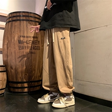 卡其色