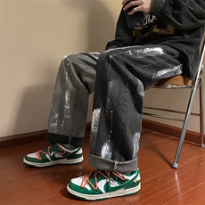 黑色