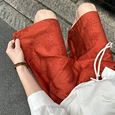 铁锈红