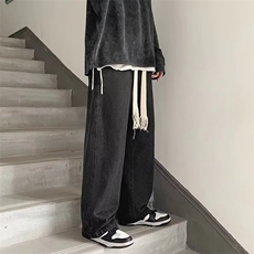 黑灰色