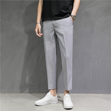 浅灰色