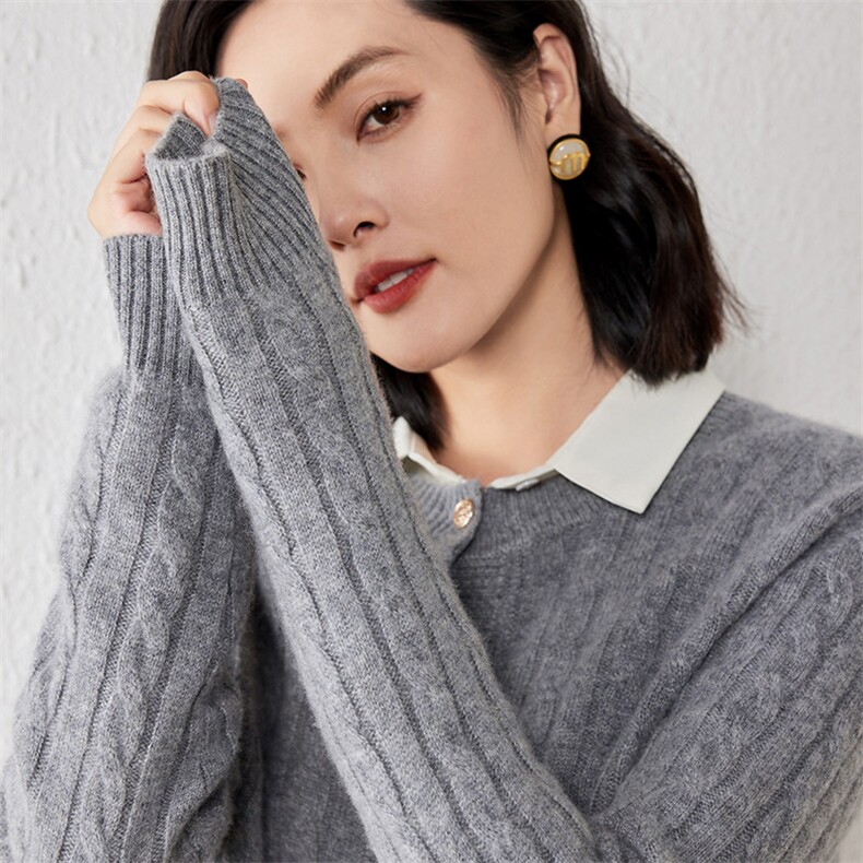 2025年春季羊绒修身型常规单件长袖圆领单排扣时尚百搭开衫,女装羊绒衫,春贝羊绒