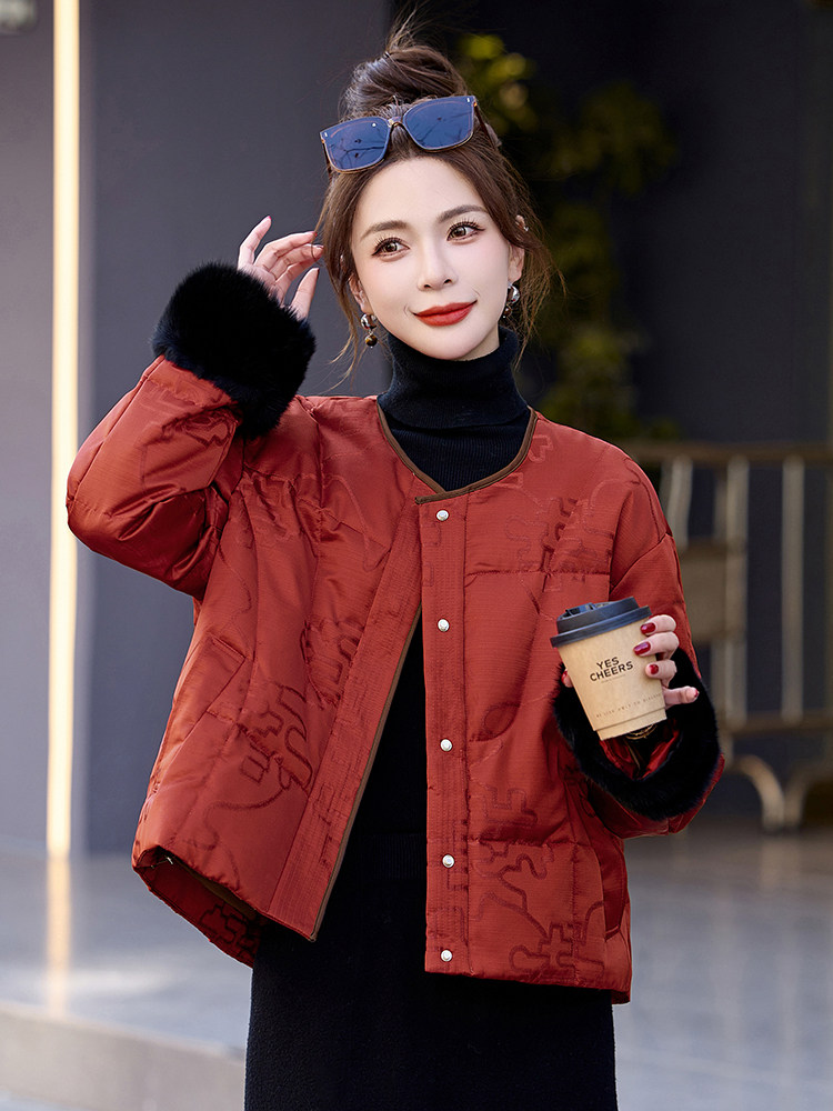 短款羽绒服女2024冬季新款今年流行新中式国风妈妈洋气红色厚外套,女装羽绒服,依如秀(原杭风阁)