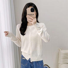 百搭羊毛针织开衫女秋冬新款简约休闲显瘦长袖毛衣外套,女装羊毛衫,米莲尼羊绒,清河羊绒市场 百搭羊毛针织开衫女秋冬新款简约休闲显瘦长袖毛衣外套,女装羊毛衫,米莲尼羊绒,清河羊绒市场