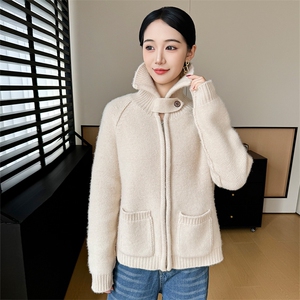 2025年秋季新款百搭女士羊绒外套图片