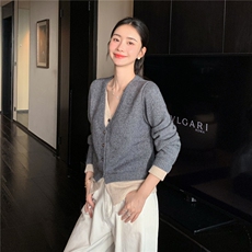 20025秋冬百搭时尚简约v领假两件开衫舒适百搭，女装羊绒衫，玛卡隆羊绒