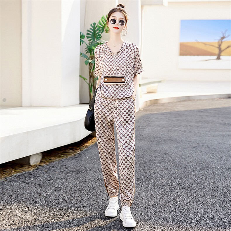 欧洲站运动冰丝套装女2025夏装新款休闲时尚遮肉巨显瘦爆款两件套,女装套装/套裙,伊仟回