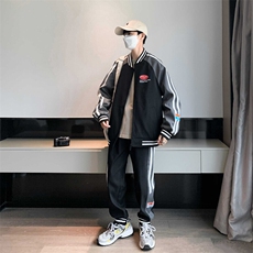 黑色