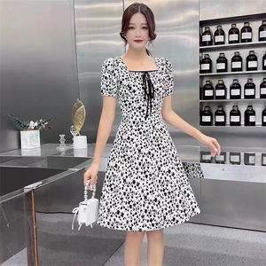 新款连衣裙，四个尺码，两色图片