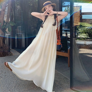 夏季茶歇温柔风挂脖吊带连衣裙仙女超仙森系宽松海边度假沙滩裙女，女装连衣裙，诺蝶